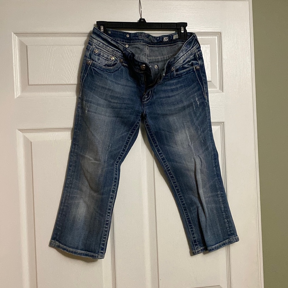 Miss Me Capri Size 29